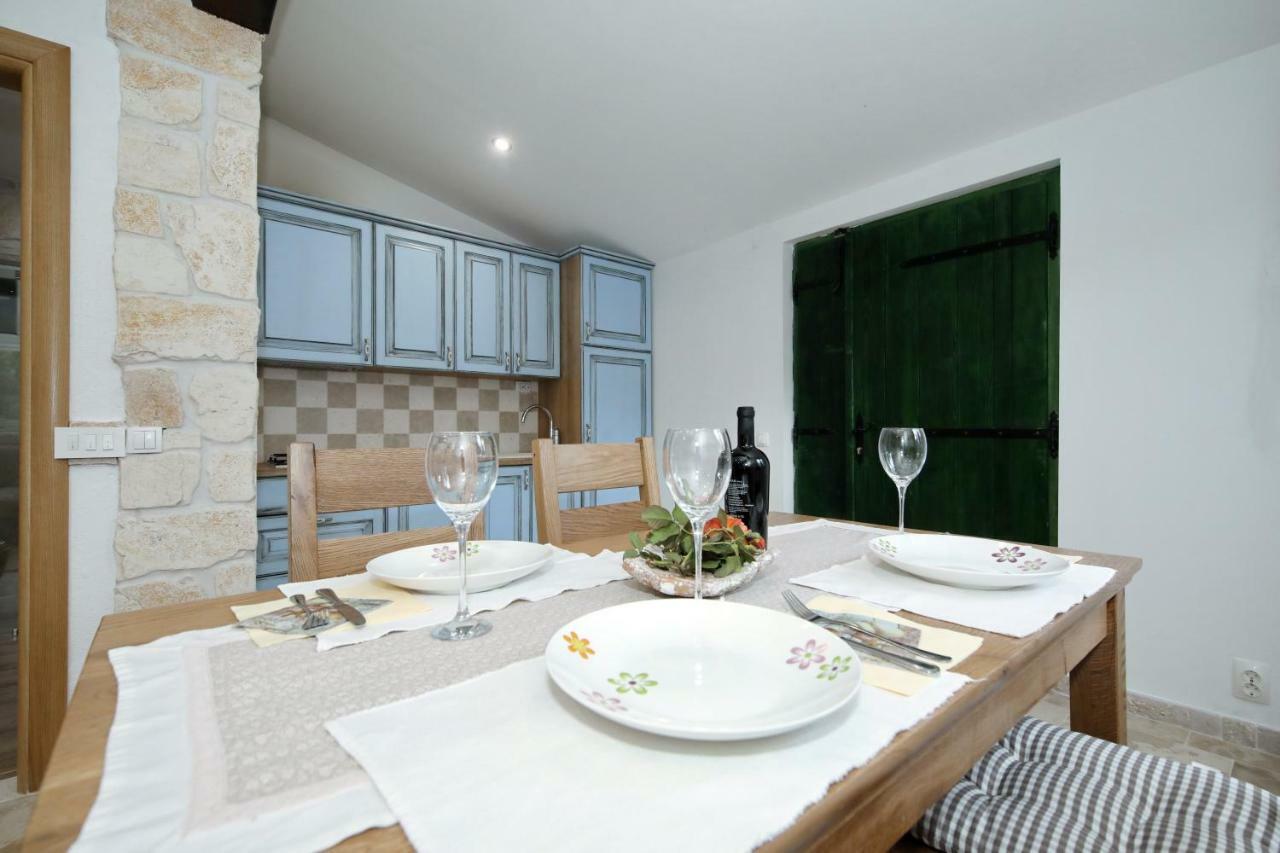 Holiday Home Petar Драге Экстерьер фото